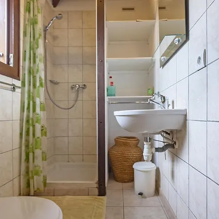 Nyaraló Petite Maison En Bois Exotique