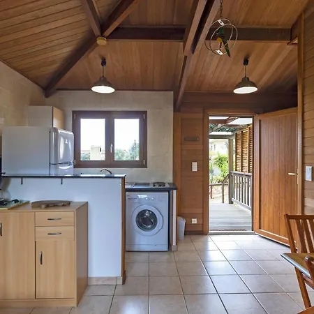 Nyaraló Petite Maison En Bois Exotique *