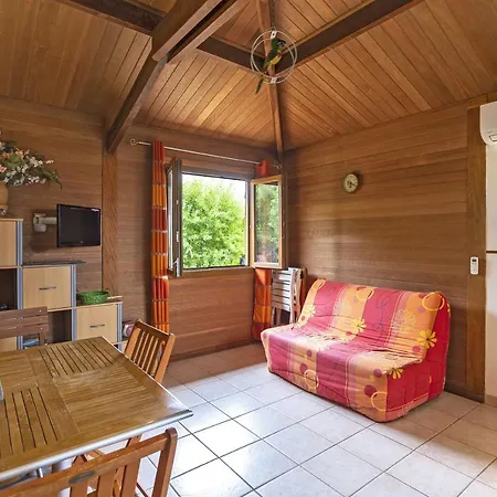 Petite Maison En Bois Exotique Figari