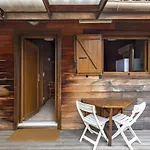 Holiday home Petite Maison En Bois Exotique