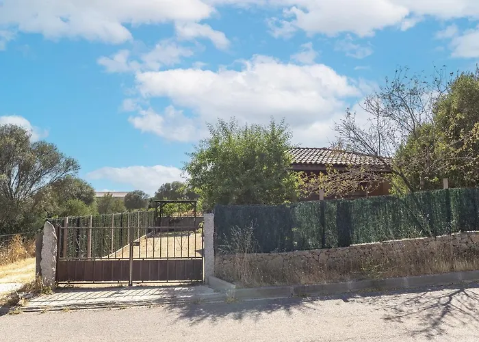 Petite Maison En Bois Exotique *