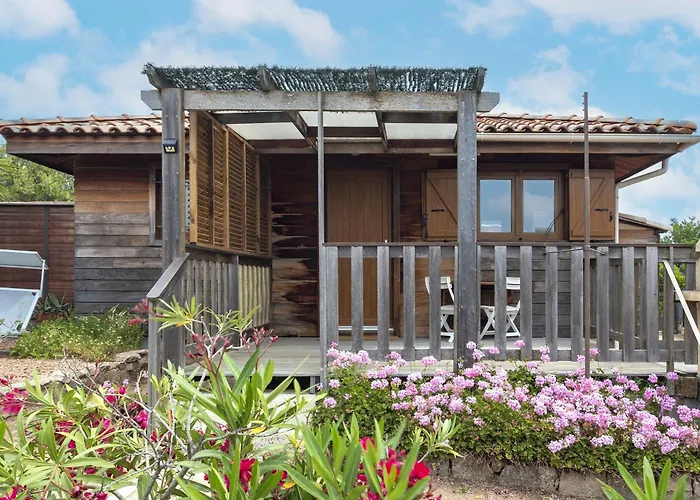 Petite Maison En Bois Exotique *